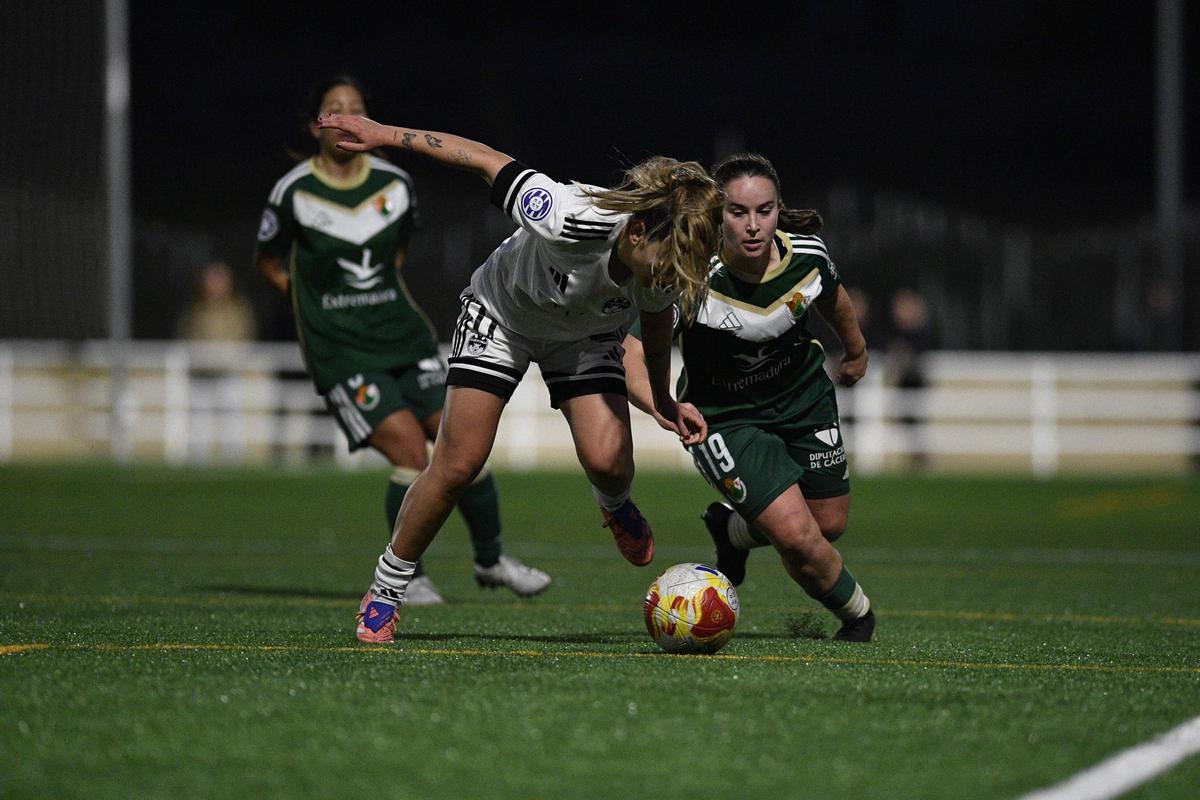 Fotogalería: Las imagénes del Cacereño Femenino-Fundación Albacete