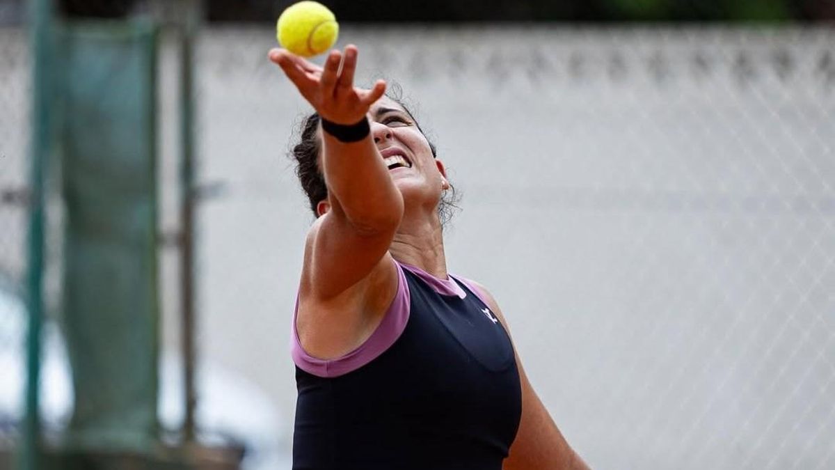 La tenista de Xàtiva Ángela Fita en un partido.