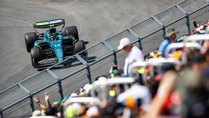 Fernando Alonso, al volante del Aston Martin en el circuito de Canadá