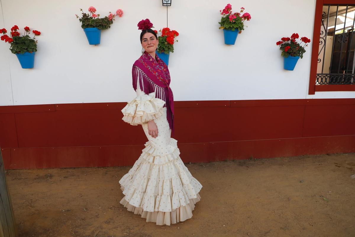Claudia Gil, vestida de Rociera Claudia Gil, vestida de Rociera