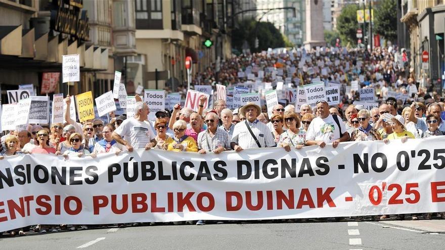 Manifestación multitudinaria de pensionistas en Bilbao