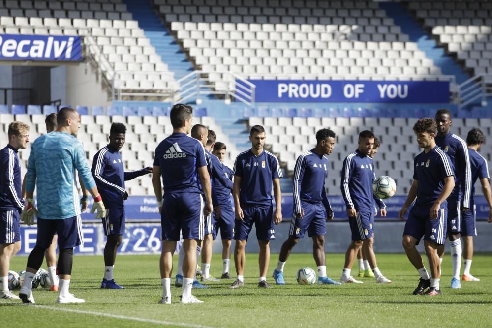 Entrenamiento del Real Oviedo en el Carlos Tartiere