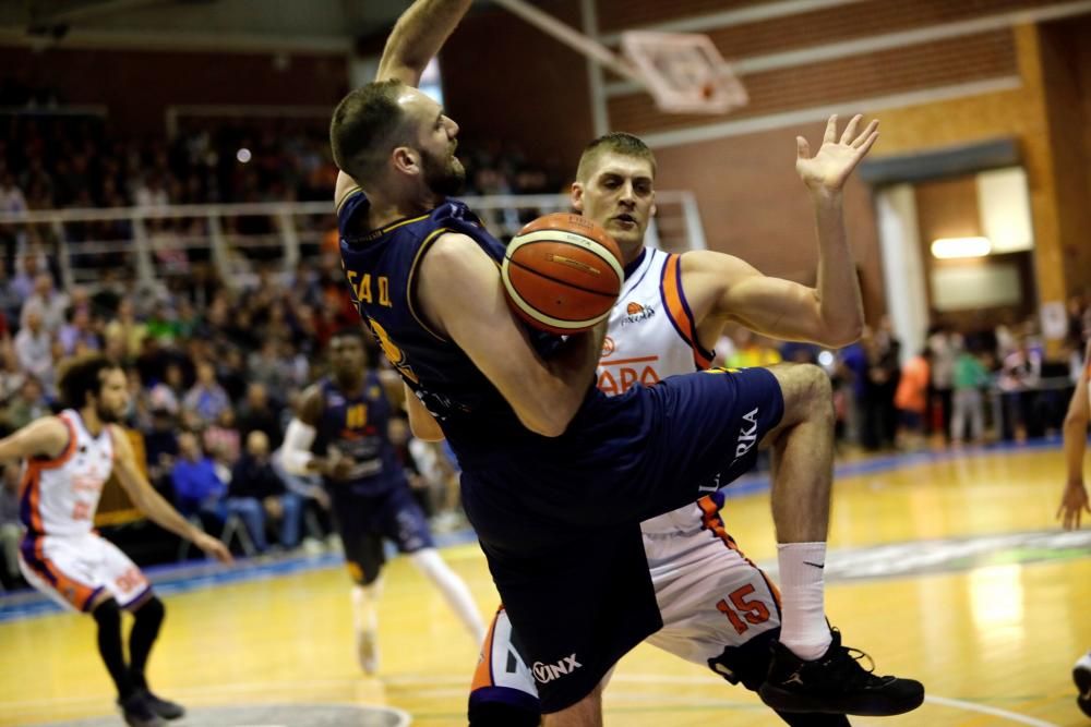 El Oviedo Baloncesto y el Palencia, en imágenes