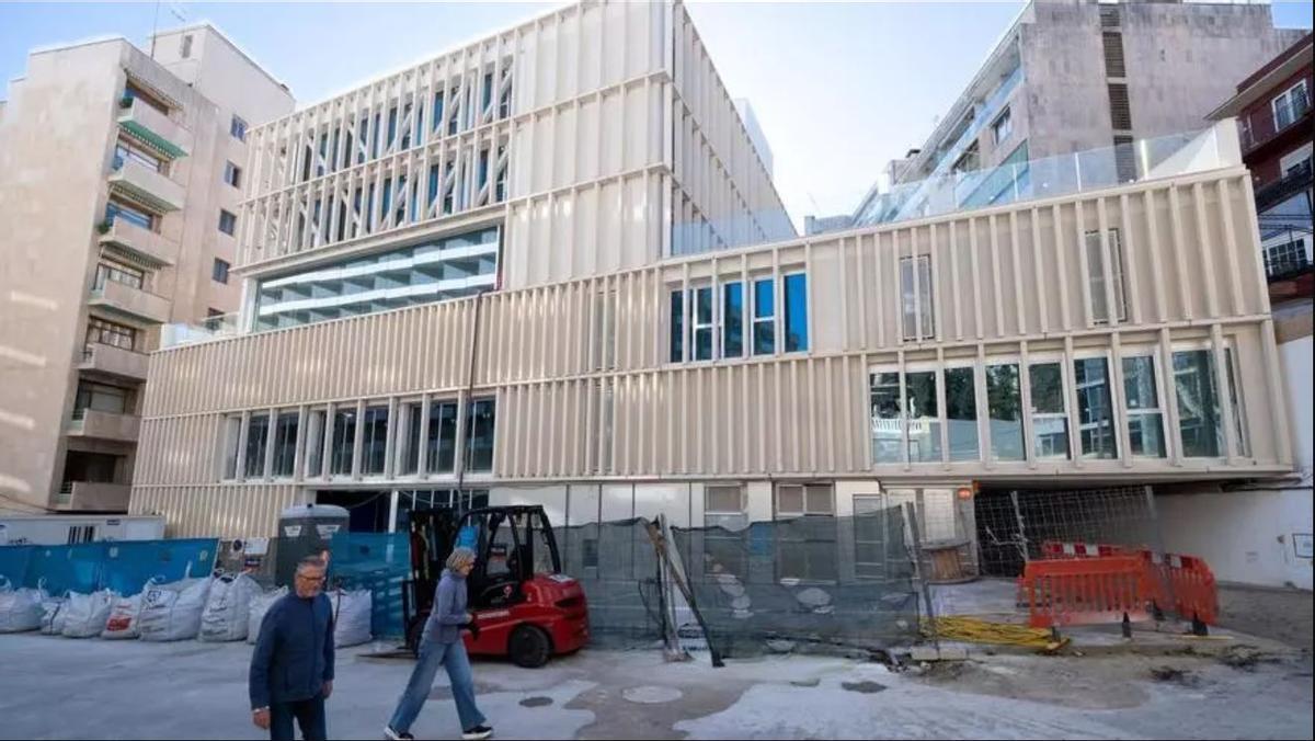 Obras en el pabellón de s'Aigo Dolça, en El Terreno.