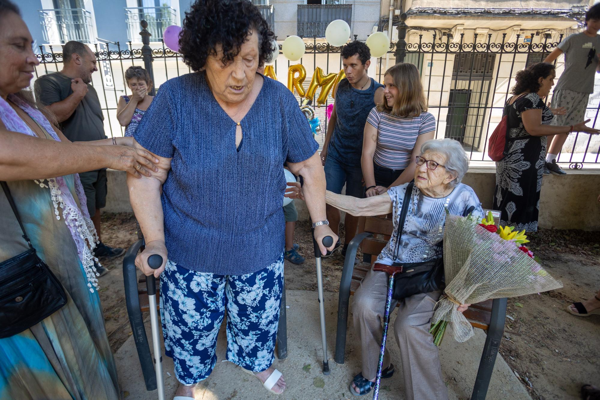 Homenaje de familia y amigos a Carmen Nicolás que cumple 102 años