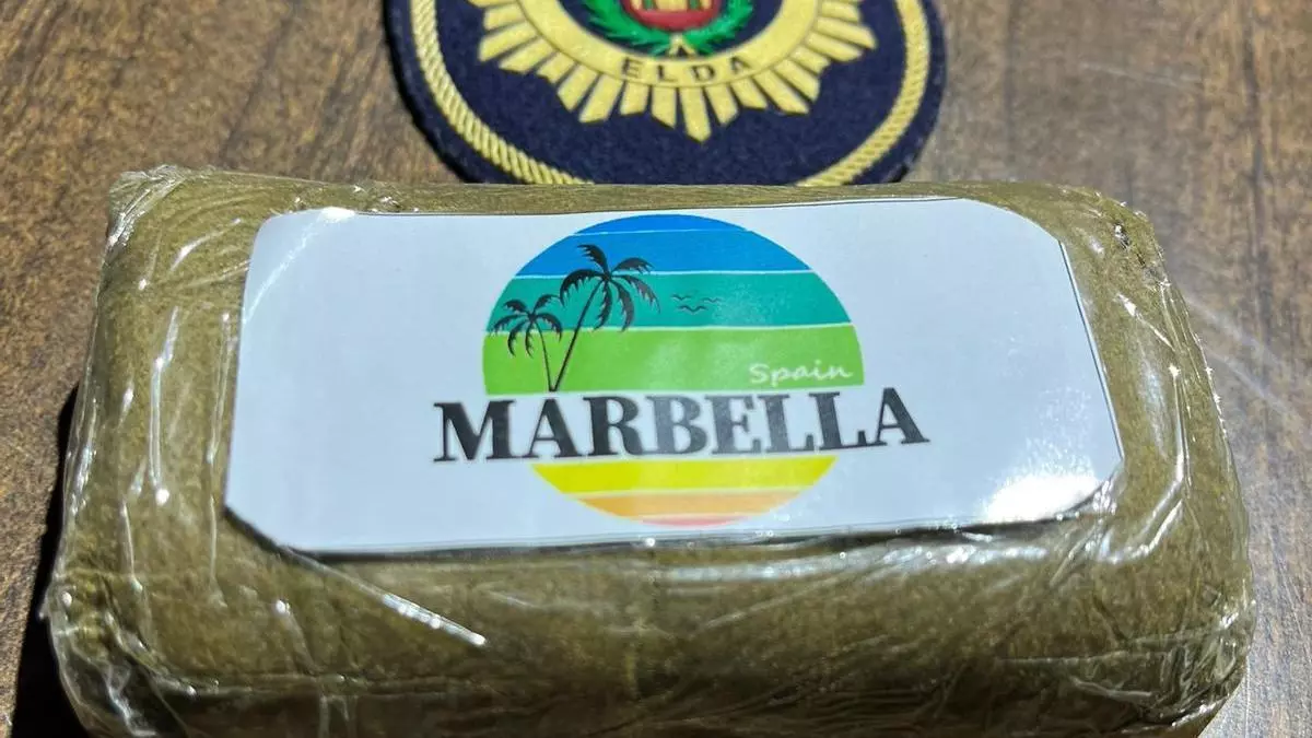 Arrestado con 100 gramos de hachís ocultos en el calcetín en Elda