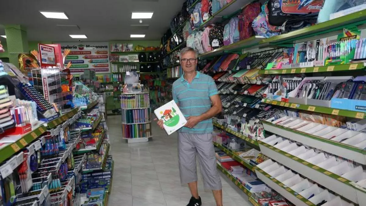 La «vuelta al cole» esquiva la inflación en librerías y papelerías de Arousa