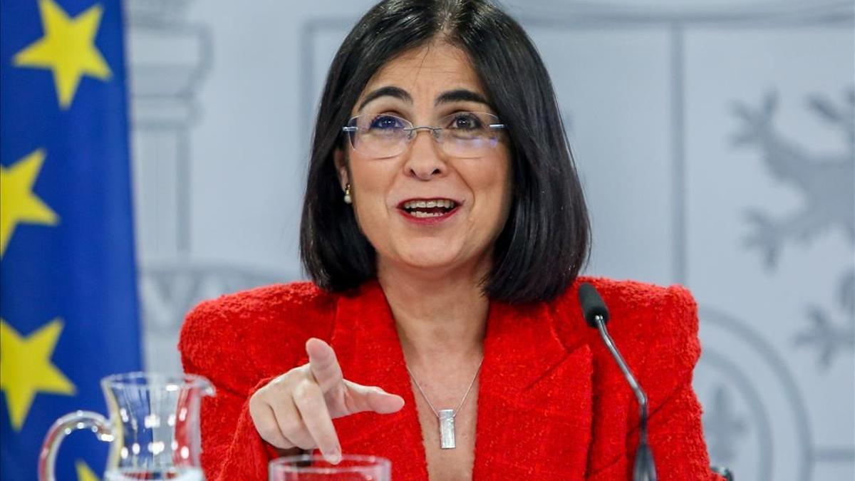 La ministra de Sanidad  Carolina Darias  durante una rueda de prensa tras la reunion del Consejo Interterritorial del Sistema Nacional de Salud  a 14 de abril de 2021  en Madrid (Espana)  El Ministerio de Sanidad comunico ayer a las comunidades autonomas que este miercoles no recibiran las 300 000 dosis de la vacuna contra la covid de Janssen como estaba previsto  despues de la decision de la farmaceutica de posponer la entrega de su suero en Europa tras la prohibicion de la vacuna en EEUU   14 ABRIL 2021  EUROPA PRESS R Rubio POOL  14 04 2021