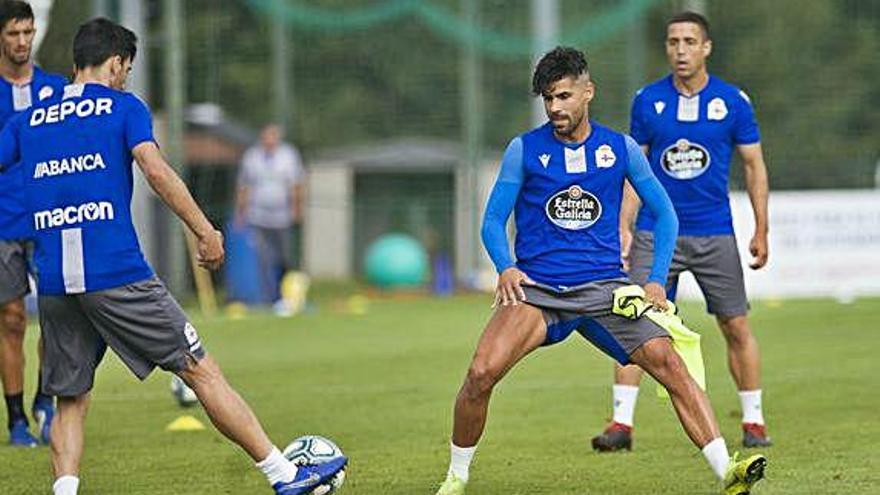 Juanfran Moreno, durante un entrenamiento esta pretemporada en la ciudad deportiva de Abegondo.