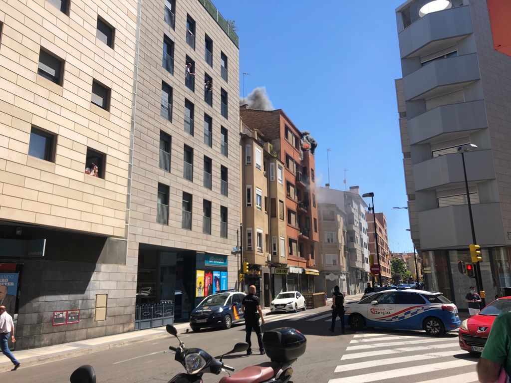 Incendio en la calle Cortes de Aragón de Zaragoza