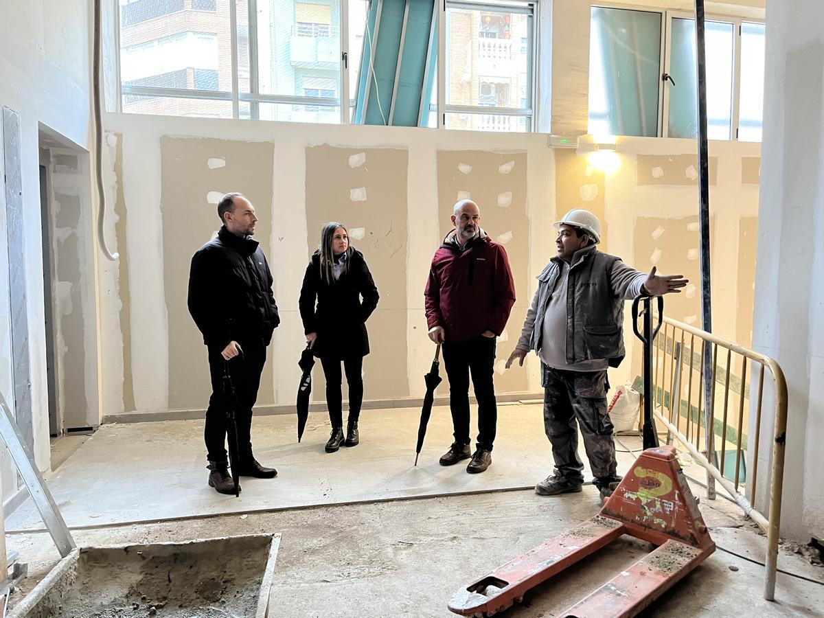 Jorge García, Tania Baños y Javier Ferreres visitaron la reforma del recinto.