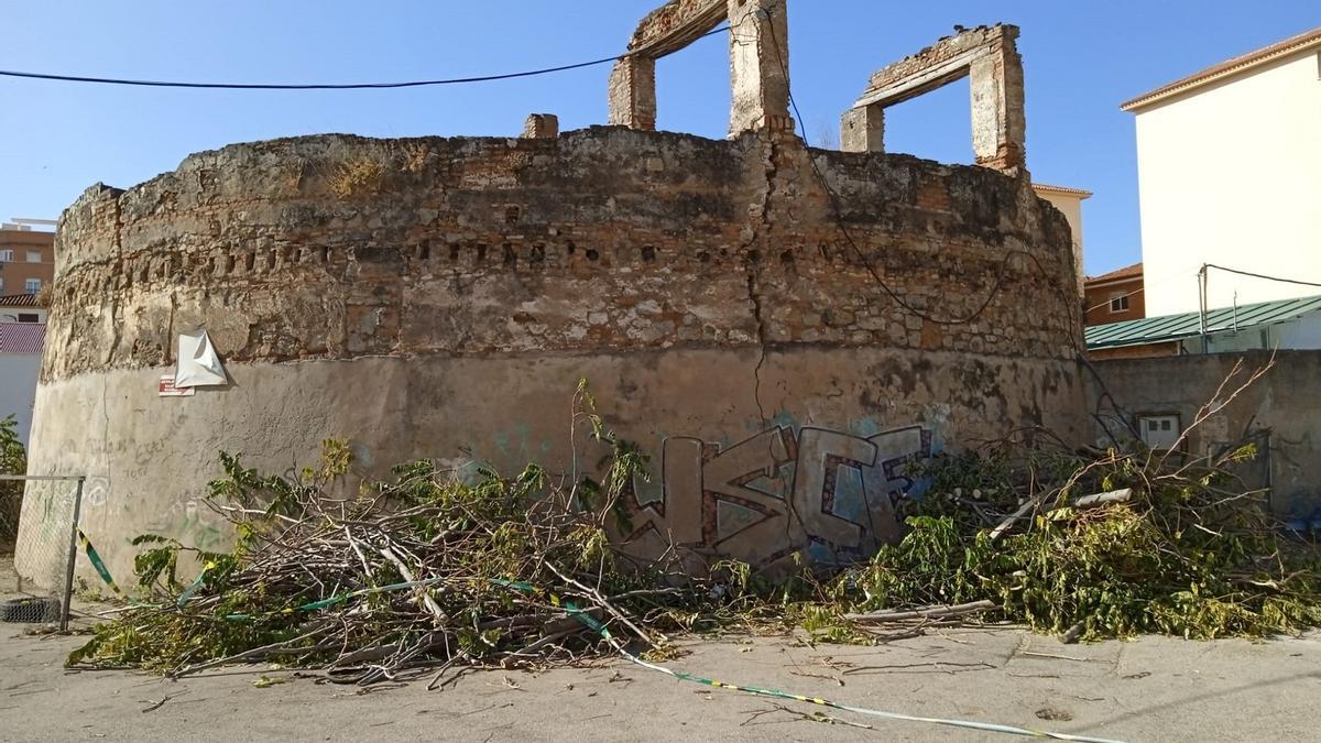 La antigua noria, sin la vegetación que la invadía, esta semana