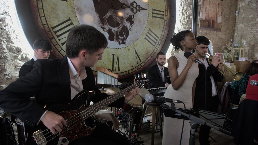 Mr. Witt grita hoy el &quot;todos para uno y cinco para el jazz&quot;