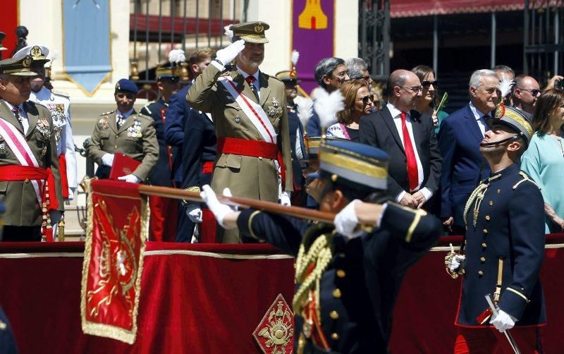 El rey entrega nuevos despachos en la Academia General Militar