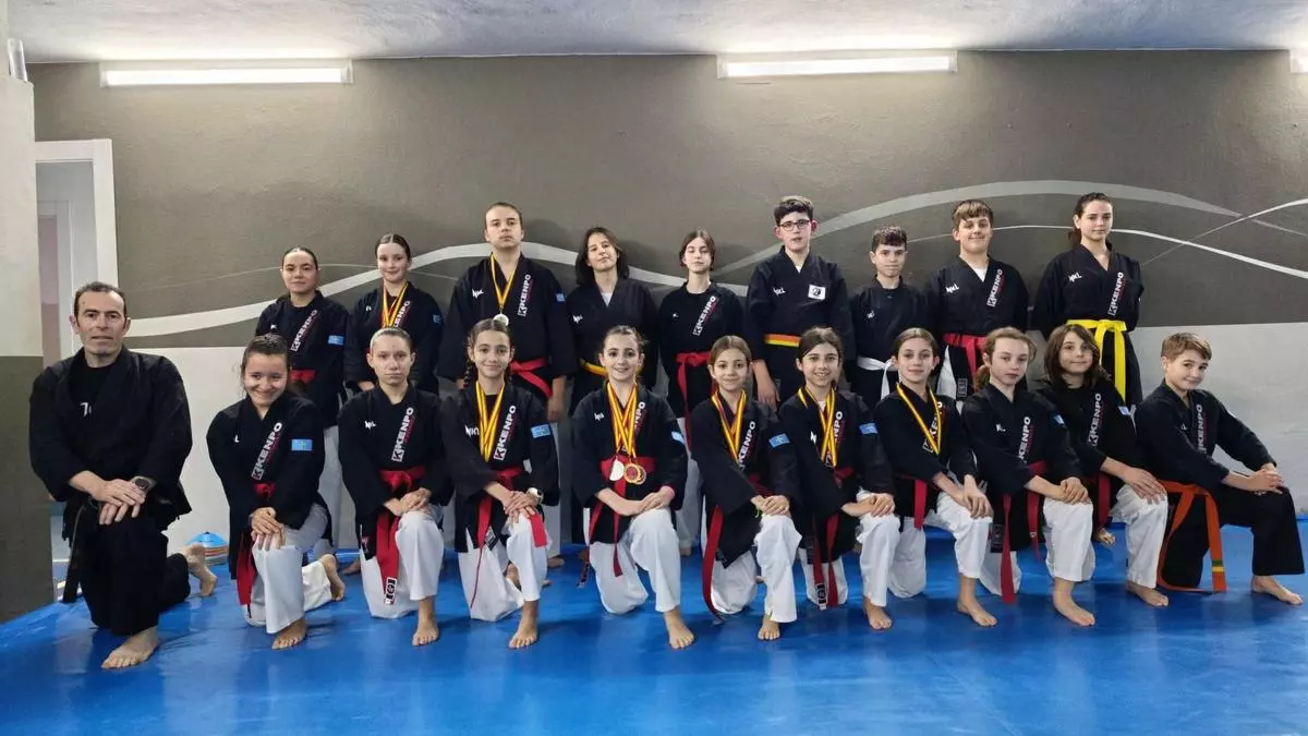 Así es la Selección Asturiana de Kenpo que entrena en Lugones