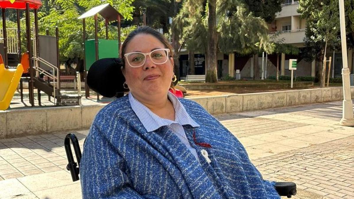 Pilar Magallón resalta la importancia de que los enfermos de ELA se integren en asociaciones.