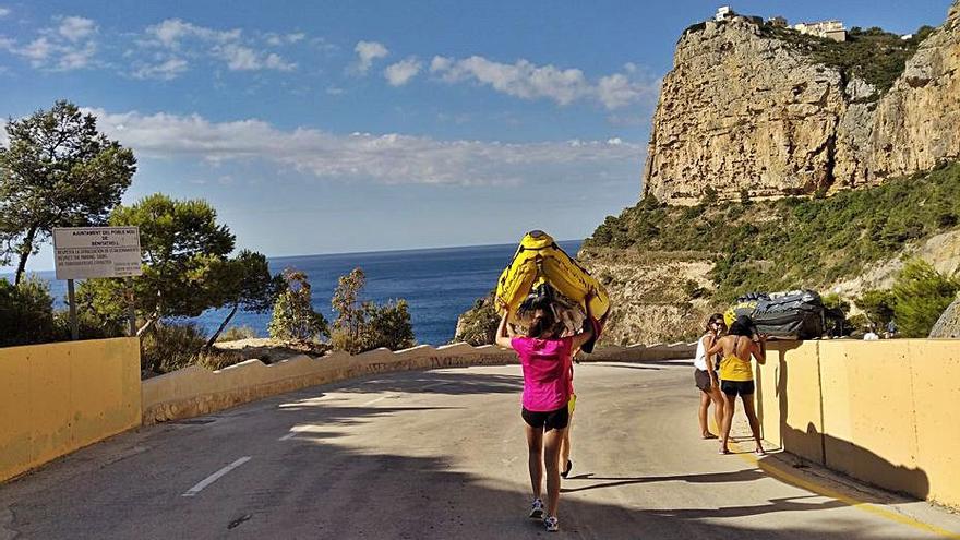 Imágenes tomadas en el acceso a la cala del Moraig, en les Arenetes de Dénia y en la zona de la barrera de les Rotes. | A. P. F.