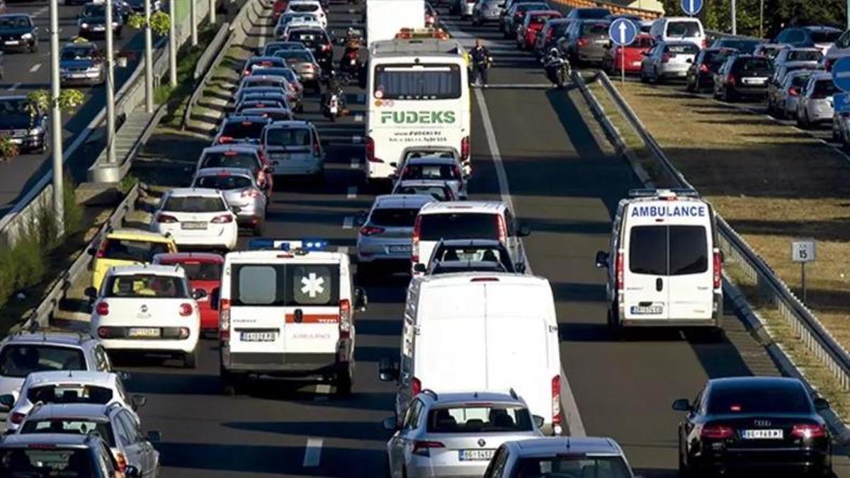 Habilitar el carril central per emergències