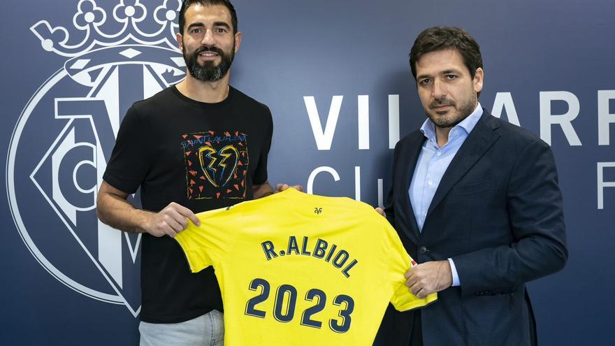 Raúl Albiol renueva con el Villarreal hasta 2023