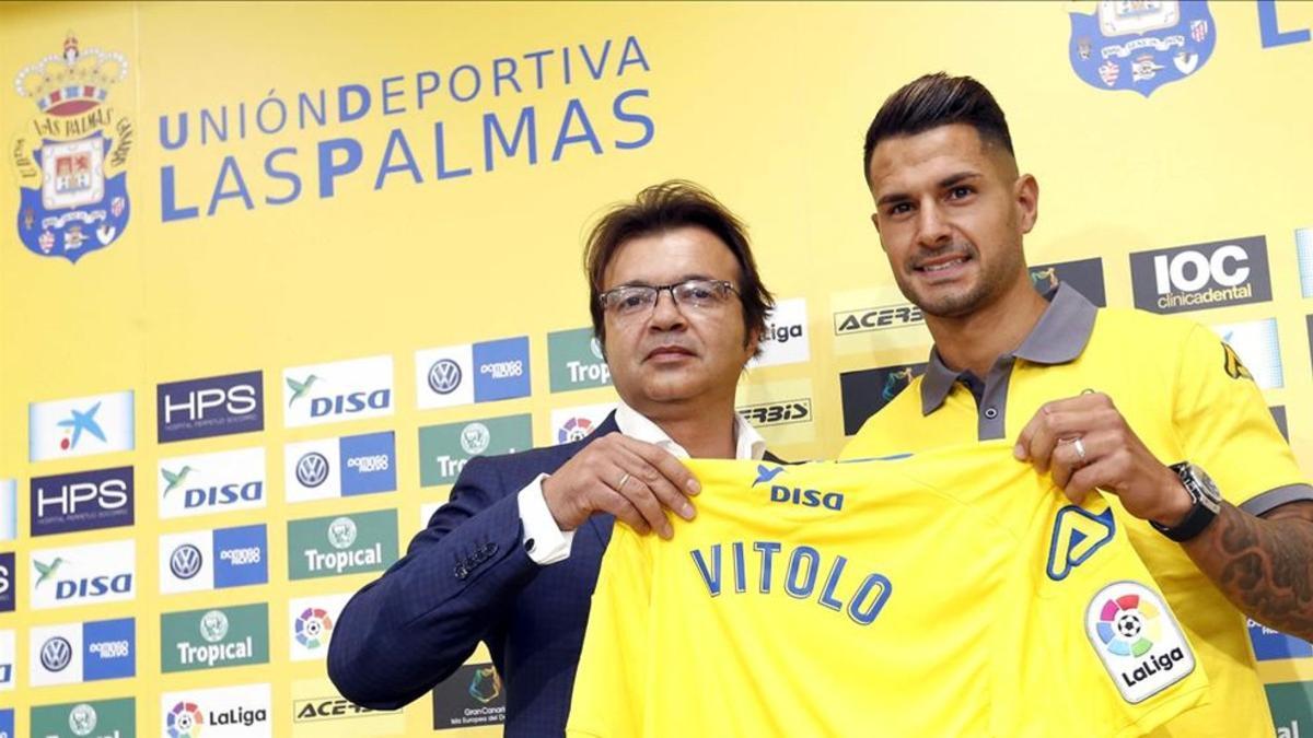 Toni Cruz, director deportivo de la UD Las Palmas, presenta a Vitolo
