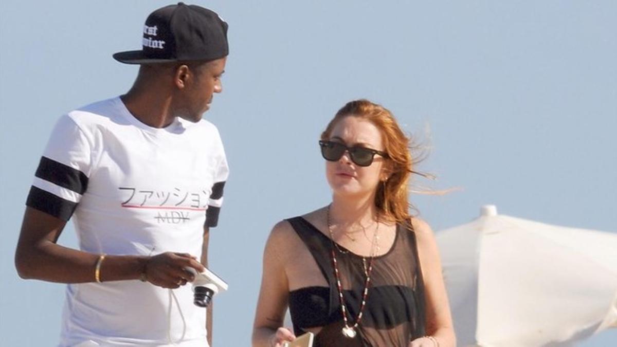 Lindsay Lohan pasea por Eivissa con un misterioso acompañante