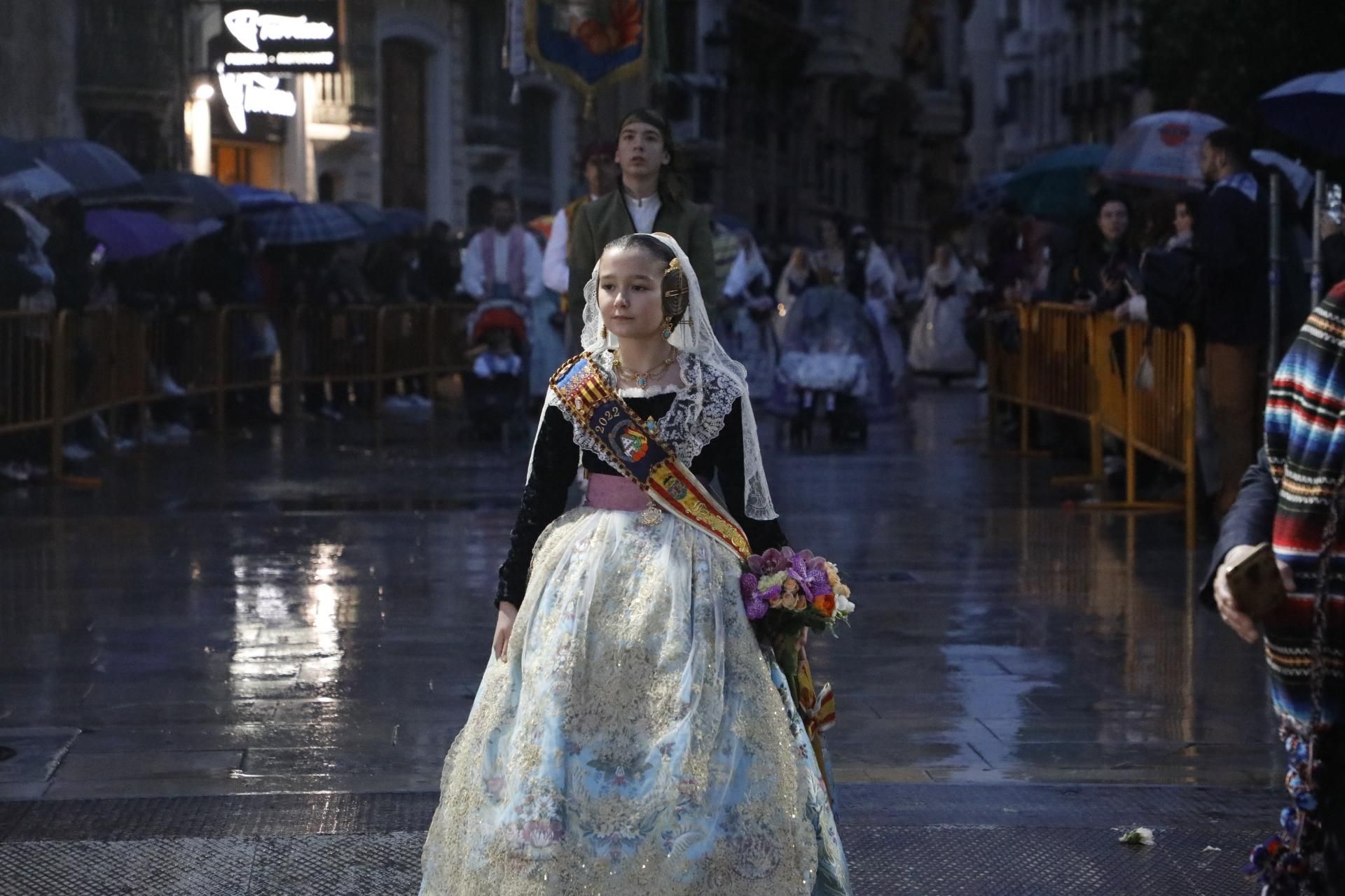 Búscate en el primer día de ofrenda por la calle de la Quart (entre las 19:00 a las 20:00 horas)