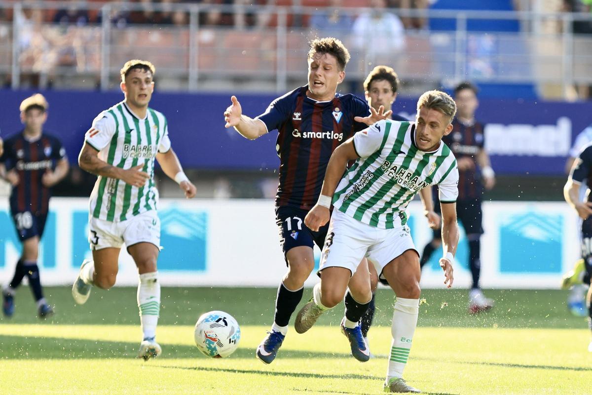 Éibar-Córdoba CF. Las imágenes del partido de LaLiga Hypermotion