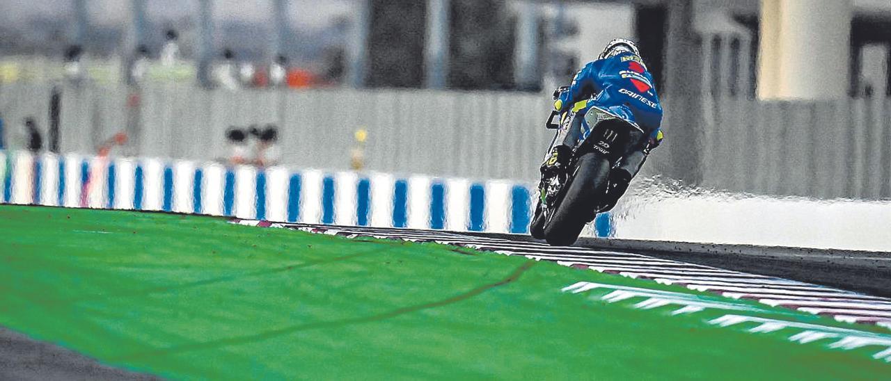 Joan Mir, durante la carrera de ayer en el circuito de Losail.