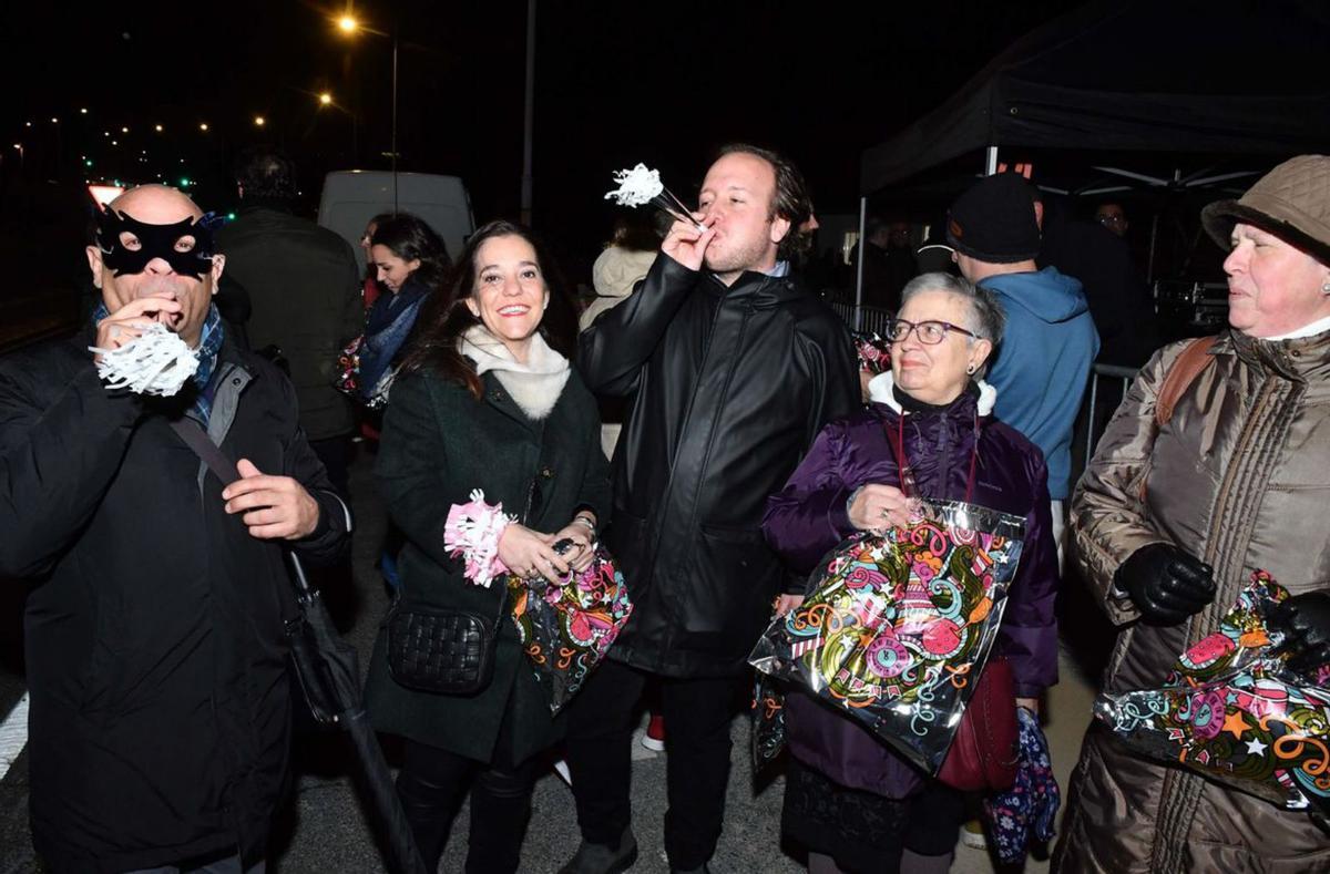 La alcaldesa, con los concejales de Educación y Urbanismo.   | // VÍCTOR ECHAVE