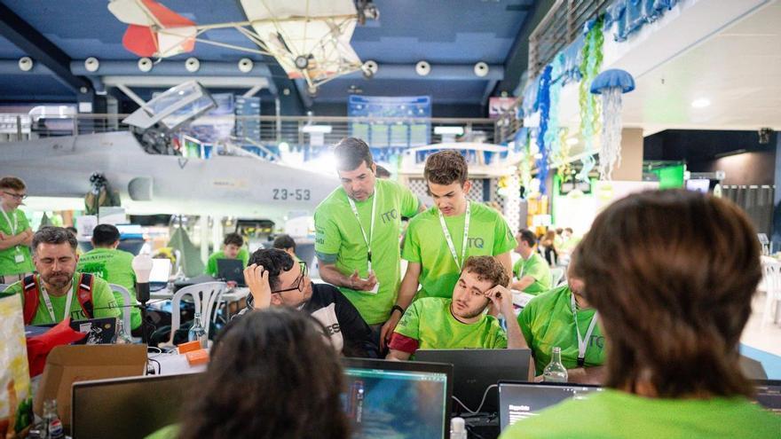 Una junta de ‘cerebritos’ toma el Museo Elder: El Makeathon, una fórmula para inventar un futuro sostenible contra reloj