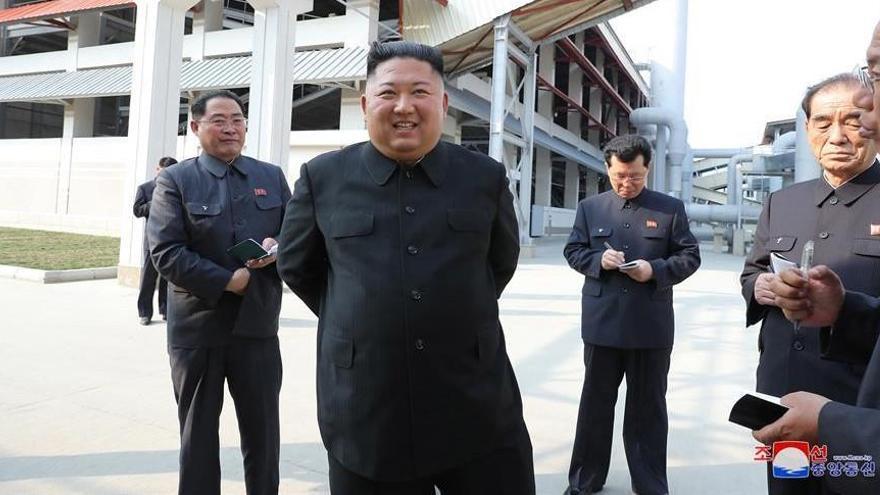 Kim Jong-un reaparece en público tras los rumores sobre su estado de salud