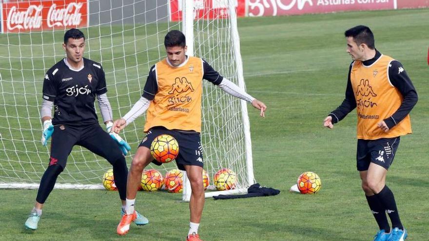 Juan Pablo, en un entrenamiento reciente con el Sporting.