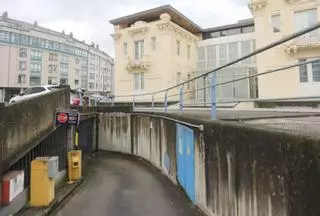 Una empresa noruega de recobros subasta la concesión del ‘parking’ Rosalía en Betanzos