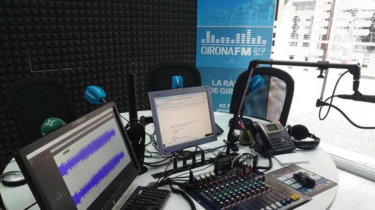 L'estudi de la ràdio municipal.