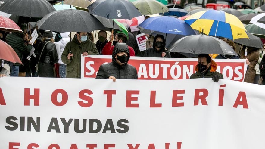 La hostelería toma las calles y exige &quot;no perder las cenas de diciembre&quot;