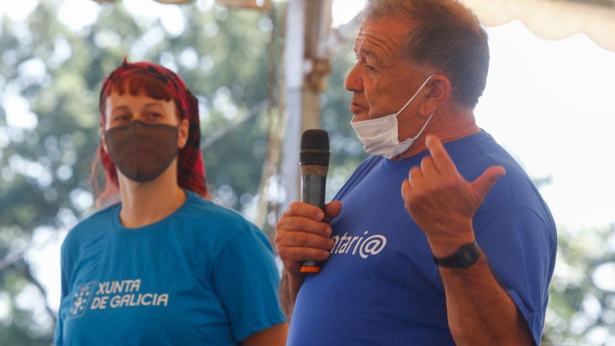 Fátima Rey y Pepe Sabarís durante un acto de la asociación O Castro de Baión.