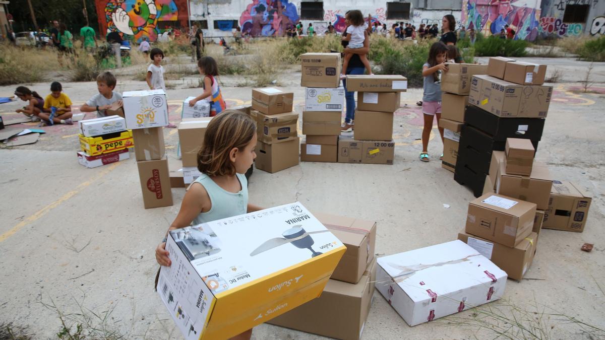 Les cooperatives de vivenda del Poblenou munten una festa reivindicativa