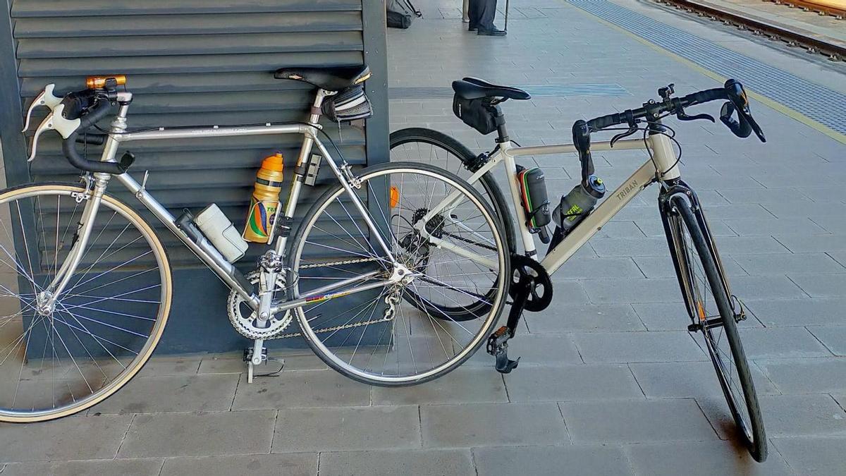 Varias bicicletas.