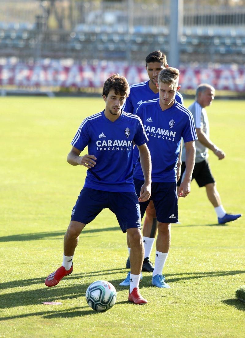 Entrenamiento del Real Zaragoza previo al partido de mañana