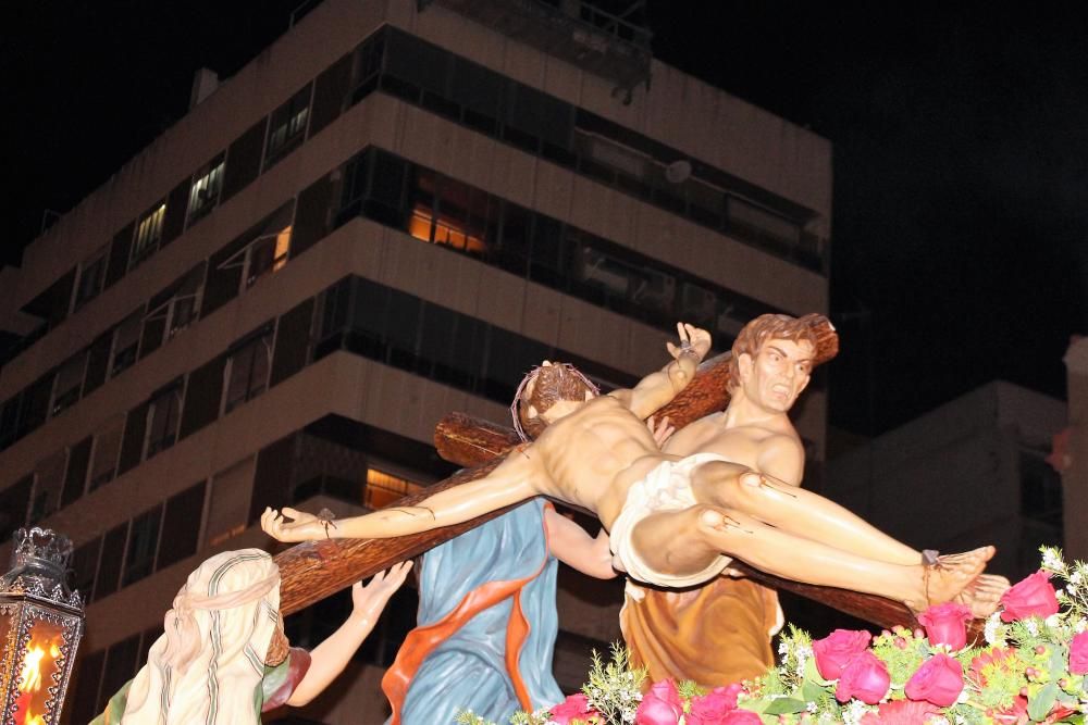 La solemnidad del paso de la Crucifixión llevado a costal