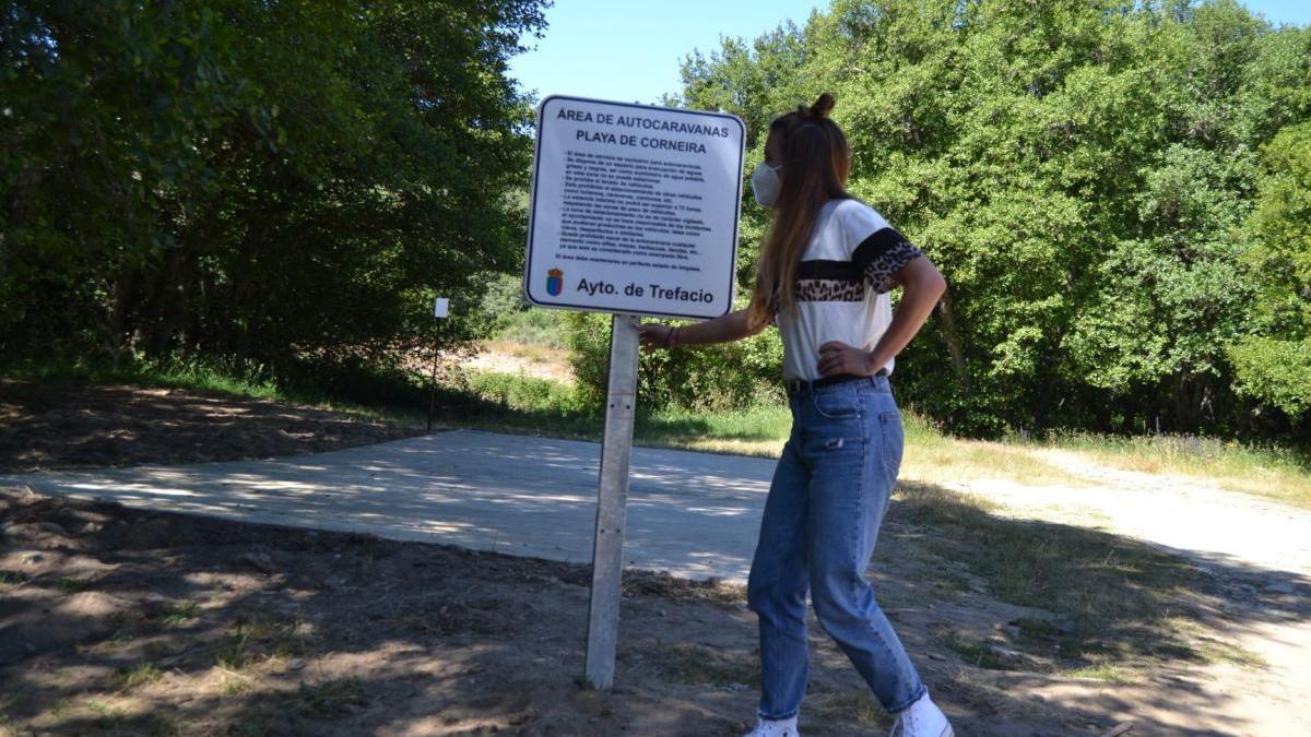 Punto limpio para caravanas en la playa Corneira