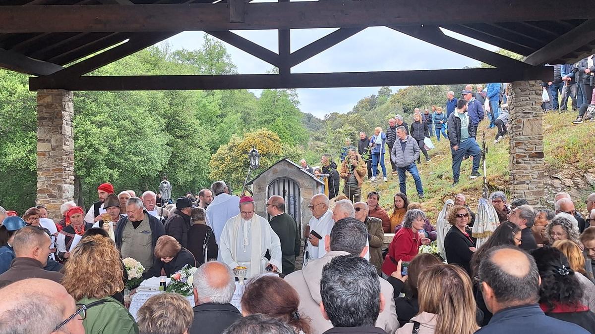 La devoción hispanolusa a la Virgen de Fátima se congrega a la vera del río Manzanas
