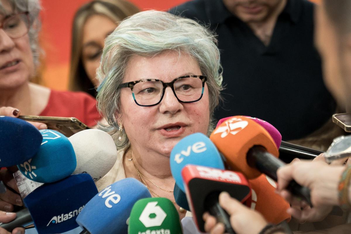 La falsamente inculpada por el asesinato de Rocío Wanninkhof, Dolores Vázquez, ofrece unas declaraciones a los medios tras recibir la Medalla a la Promoción de los Valores de Igualdad, a 27 de abril de 2026, en Madrid (España).
