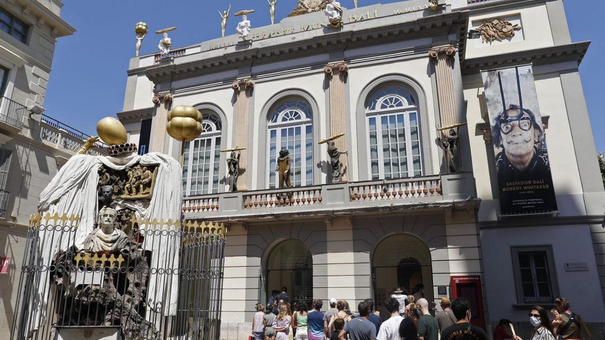 La visita acabarà a l’exterior del Teatre-Museu Dalí. | CONXI MOLONS