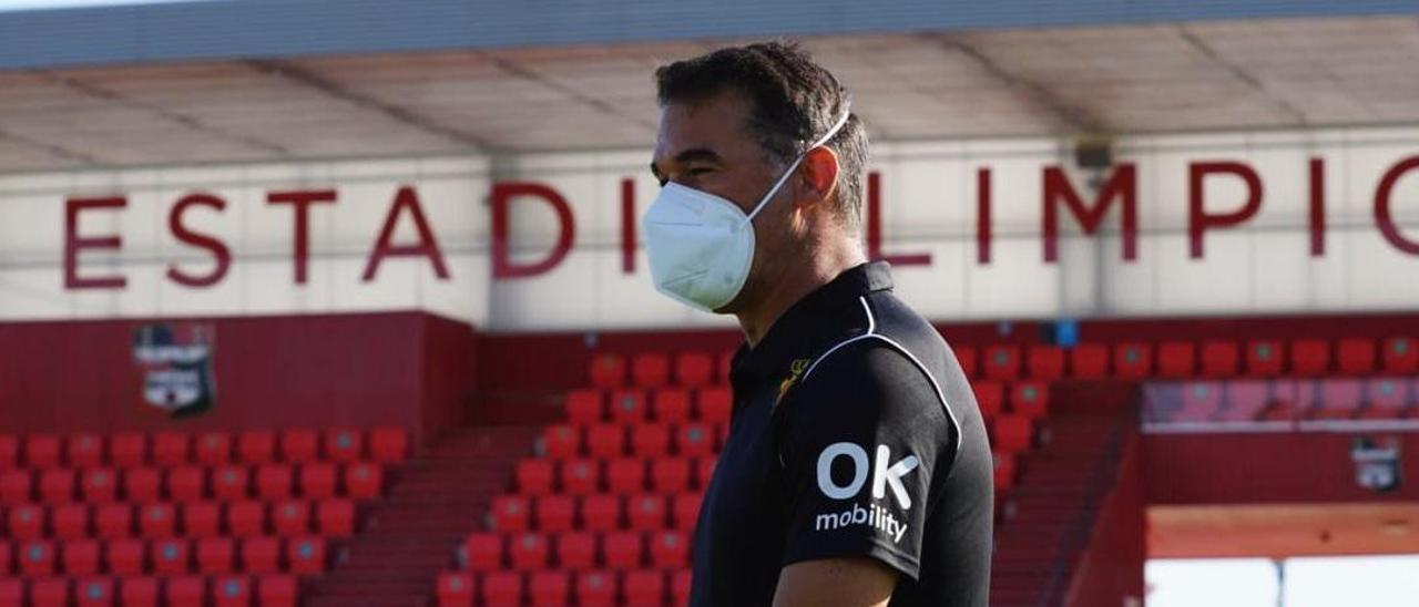 Luis García, en el estadio de La Nucía en esta pretemporada.