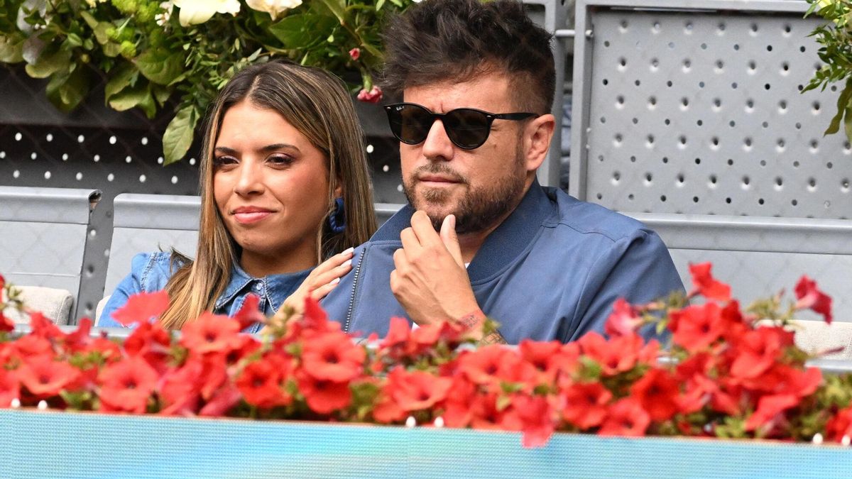 El cantante Pablo López y su pareja, Laura Rubio, disfrutan del Mutua Madrid Open, a 01 de mayo de 2025.