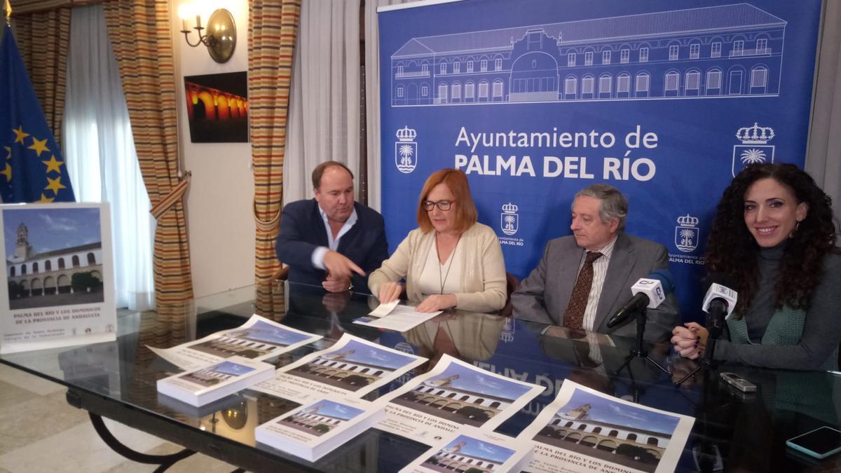 Manuel Muñoz Rojo, Esperanza Caro de la Barrera, Juan Aranda Doncel y Ana Belén Corredera, en la presentación de las jornadas.