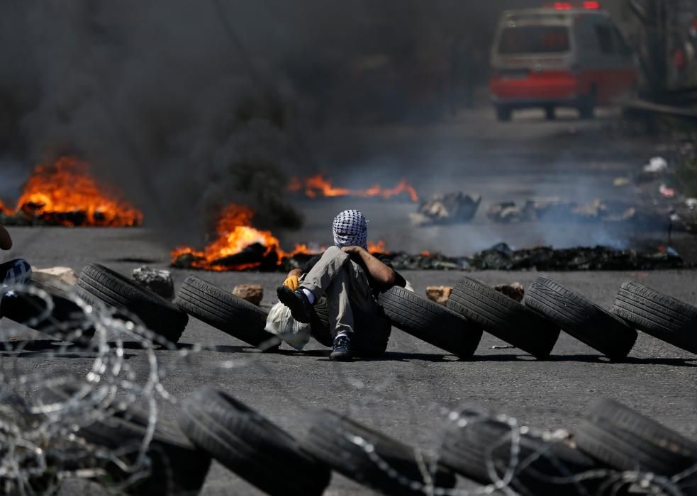 Siete palestinos murieron y unos 250 resultaron heridos por disparos de soldados israelíes durante las protestas de este viernes cerca de la frontera entre Gaza y el Estado hebreo.