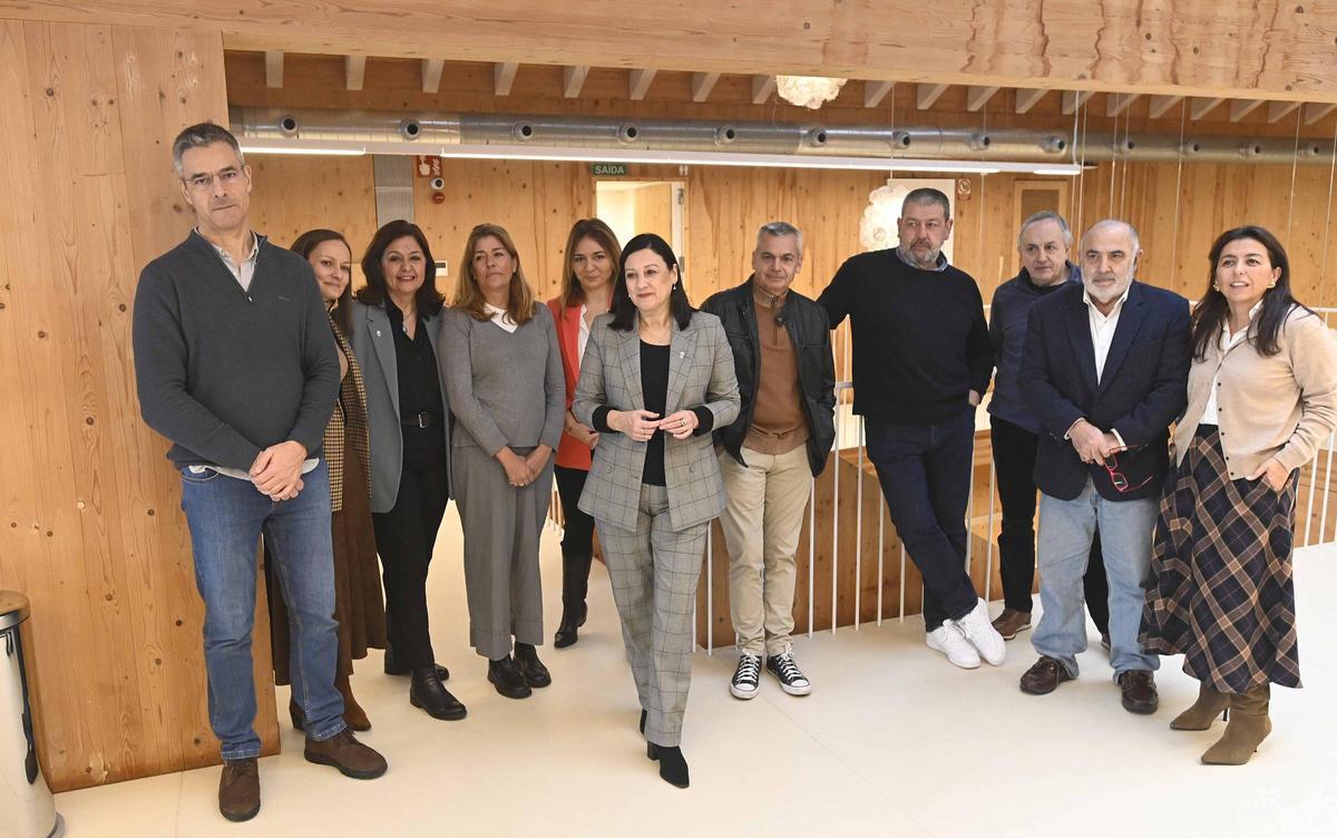 La candidata Belén Rubio, en el centro, con varios vicerrectores e integrantes de H2040.