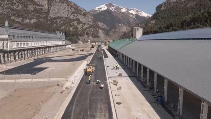 Culmina el acceso para vehículos de la nueva estación de Canfranc